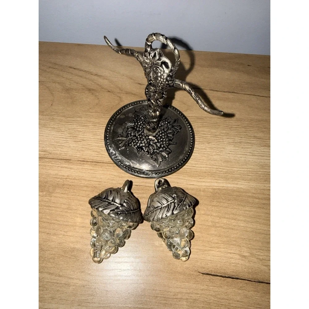 Godinger Silver Art Company Salt & Pepper‎ Shaker Set With Stand Grape Theme